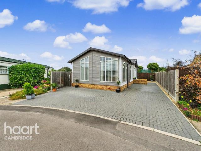 Park Home for sale in Arrington, Cambridgeshire