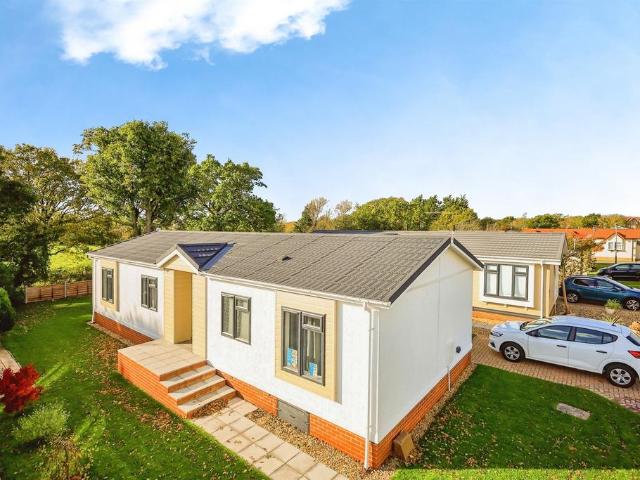 Park Home for sale in Cross In Hand, East Sussex