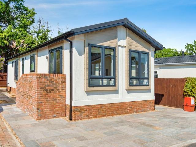 Park Home for sale in Canada, Barton Stacey