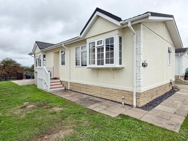 Park Home for sale in Normans Bay, Heathlands
