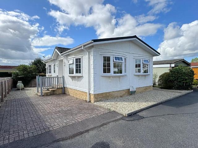 Park Home for sale in Forthampton, Worcestershire