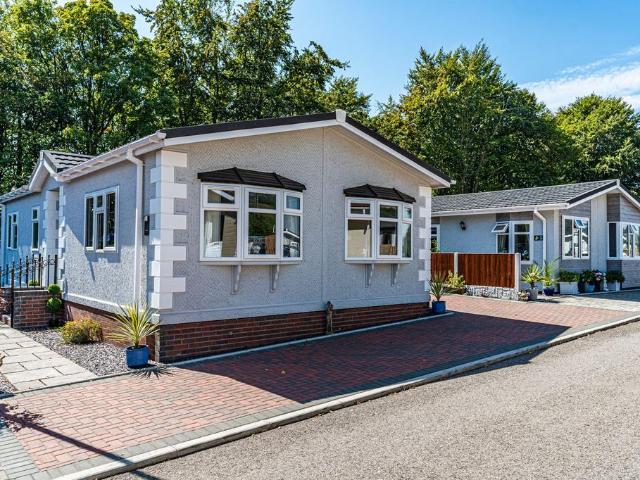 Park Home for sale in Pontypridd, Wales