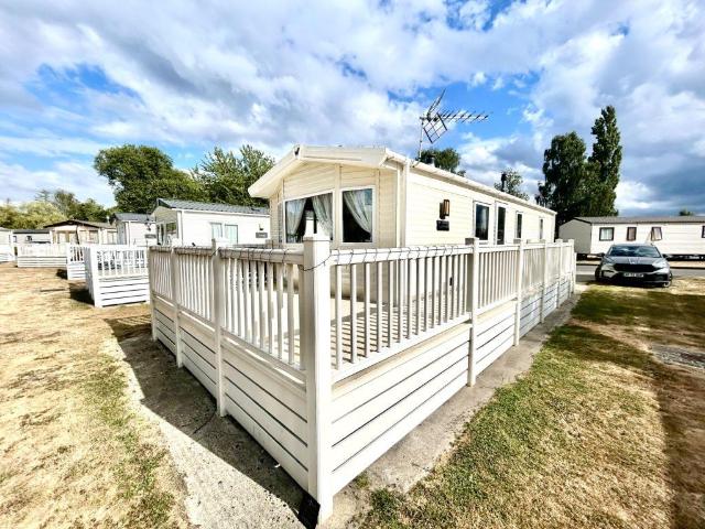Park Home for sale in Fossebridge, Gloucestershire