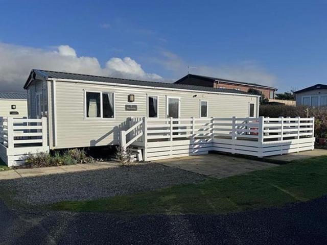 Park Home for sale in Dyffryn Ardudwy, Llanddwywe