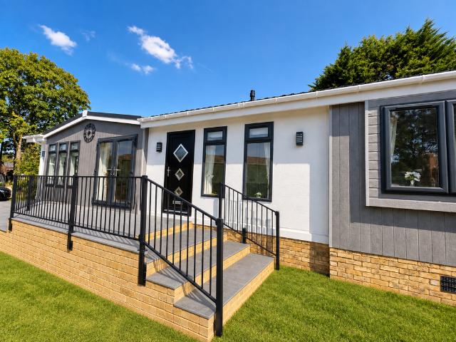 Park Home for sale in Oakley Green, Bray