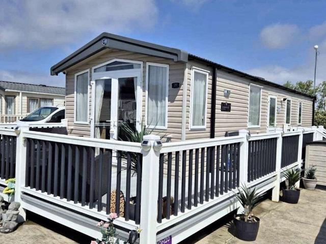 Park Home for sale in Eastbridge, Suffolk