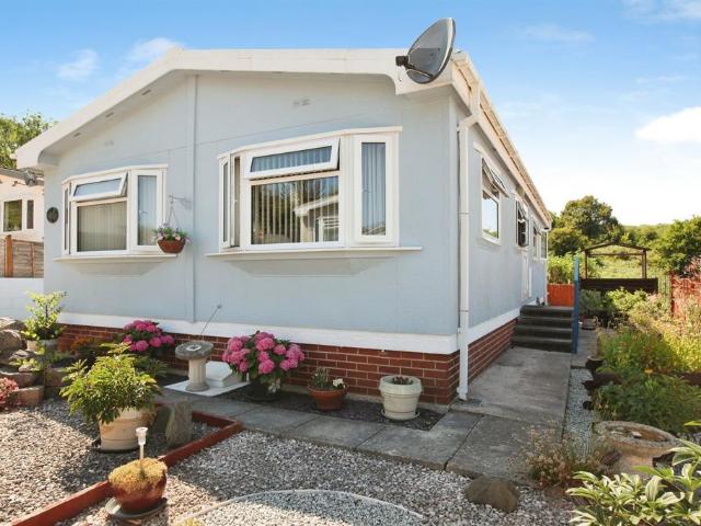 Park Home for sale in Three Beaches, Livermead