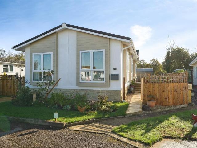 Park Home for sale in Sledge Green, Malvern Hills
