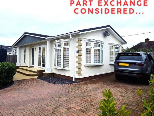 Park Home for sale in Arrington, Cambridgeshire