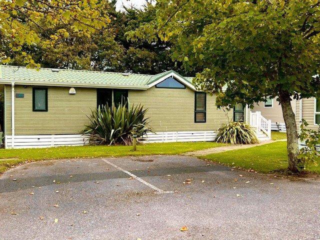 Park Home for sale in Milford-on-Sea, Ashurst Bridge