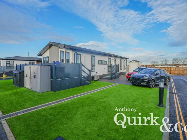 Park Home for sale in Canvey Island