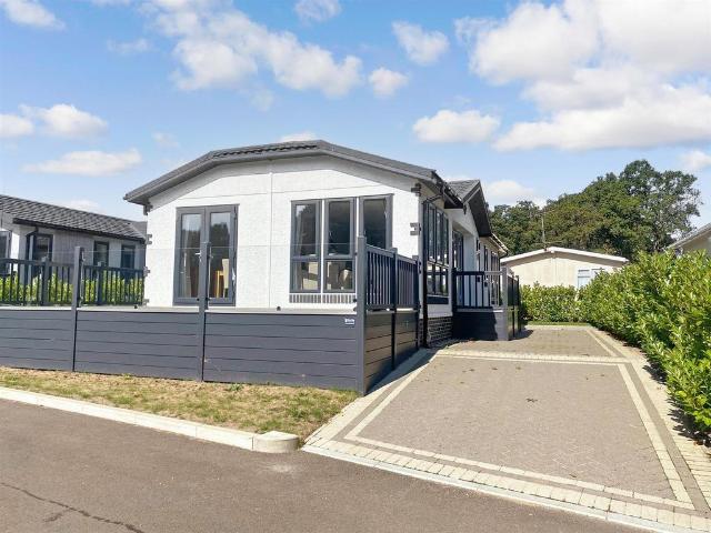 Park Home for sale in Fole, Surrey
