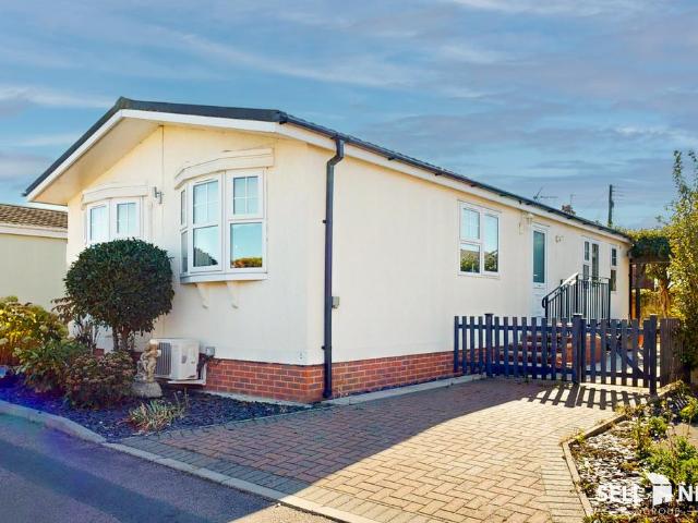Park Home for sale in Waterbeach, South Cambridgeshire