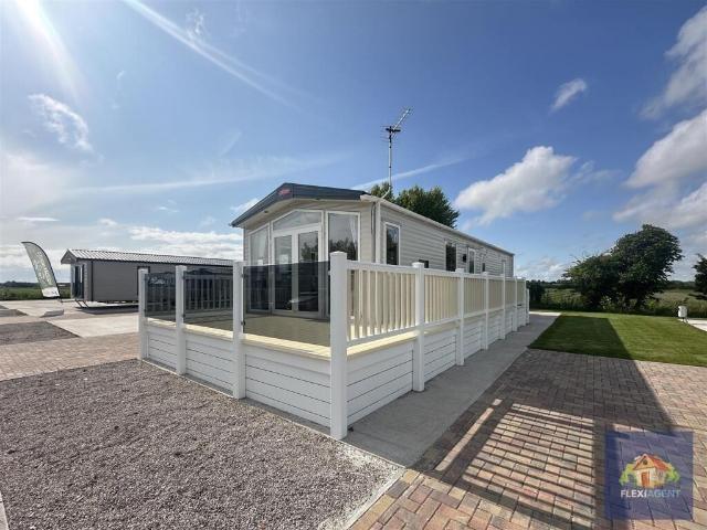 Park Home for sale in Southport, Banks