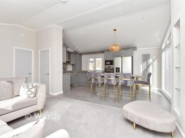 Park Home for sale in Minster-on-Sea, Oad Street