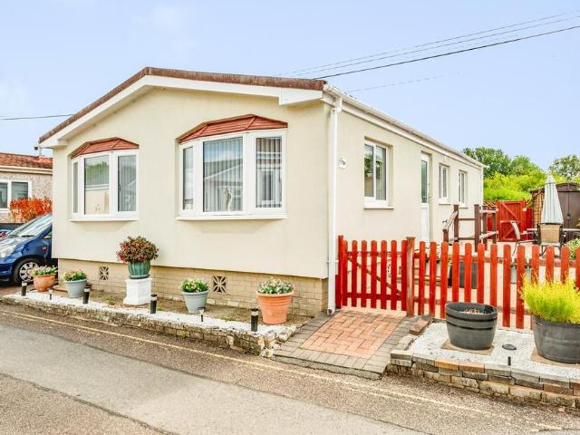 Park Home for sale in Burstow, Hillview
