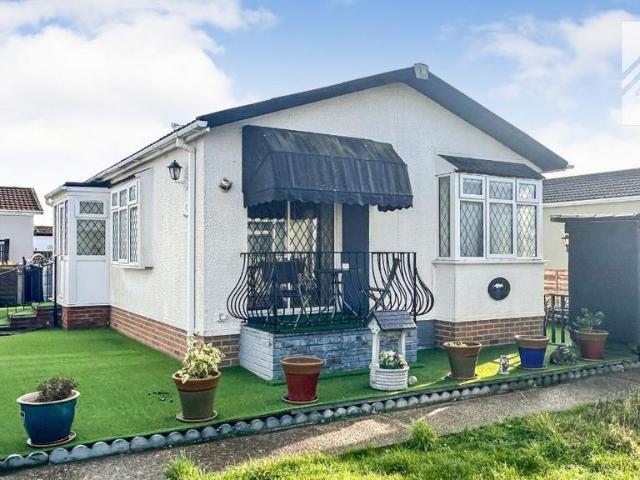 Park Home for sale in Newlands, Essex