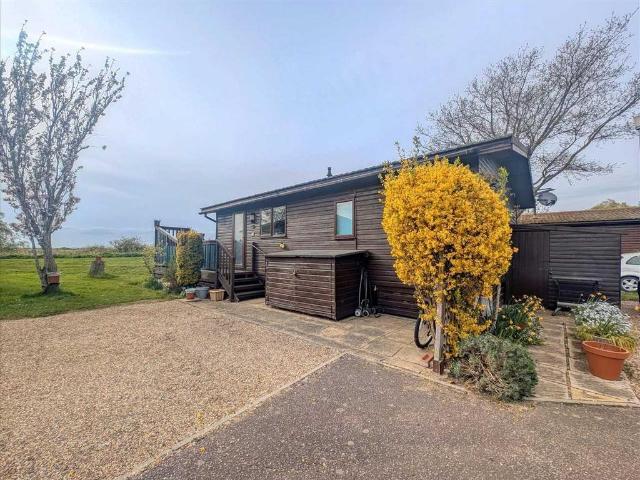 Park Home for sale in Brightlingsea, Dale Hill