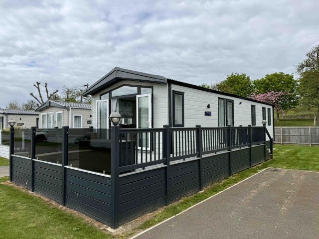 Park Home for sale in Felixstowe, Eastbridge