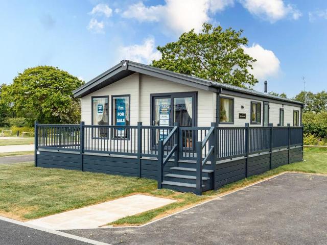 Park Home for sale in Eastbridge, Suffolk