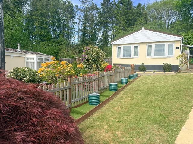 Park Home for sale in Penshurst, The Butts