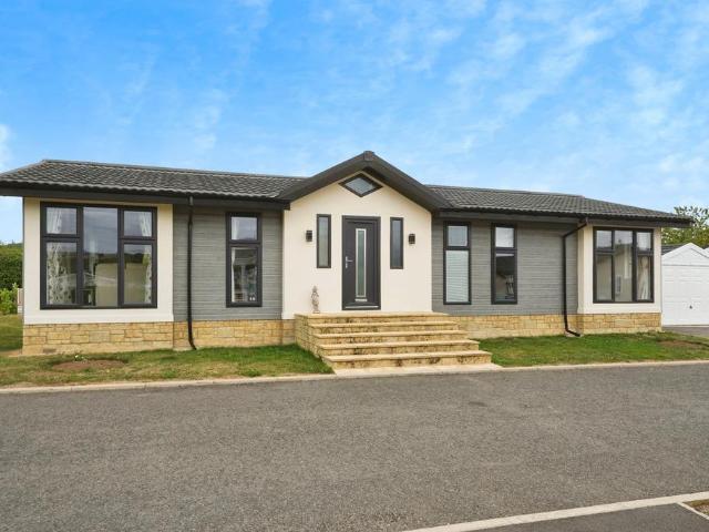 Park Home for sale in Crookhill, Worcestershire