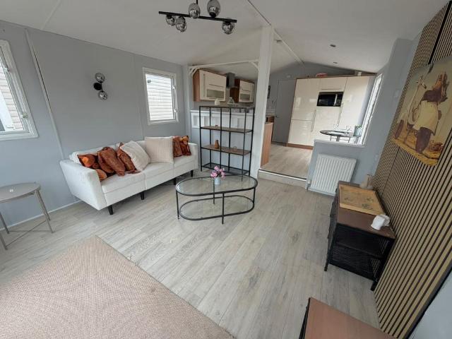 Park Home for sale in Dale Hill, Essex