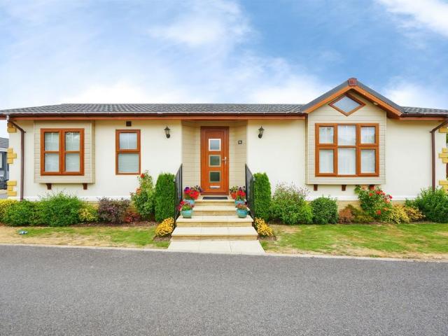 Park Home for sale in Evershot, Oxfordshire