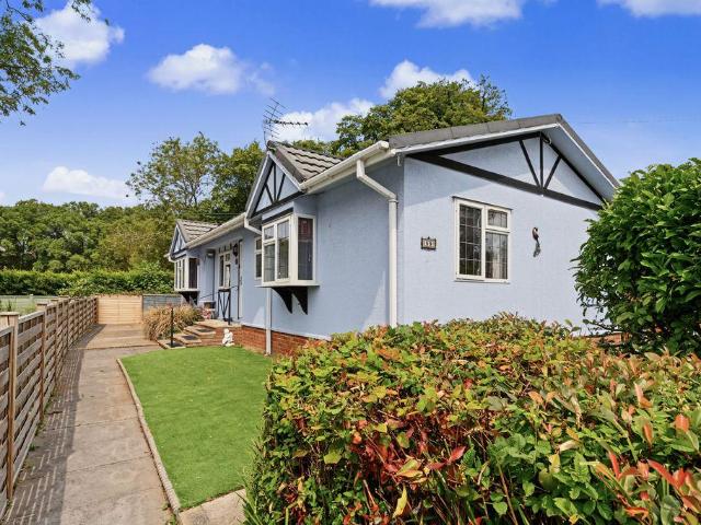 Park Home for sale in Pouchen End, Hertfordshire