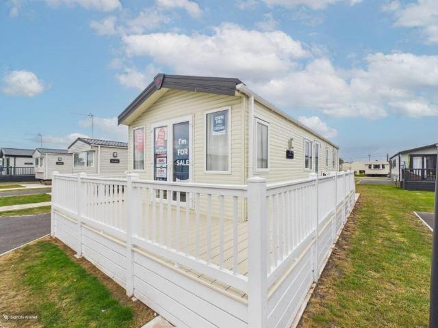 Park Home for sale in Felixstowe, Eastbridge