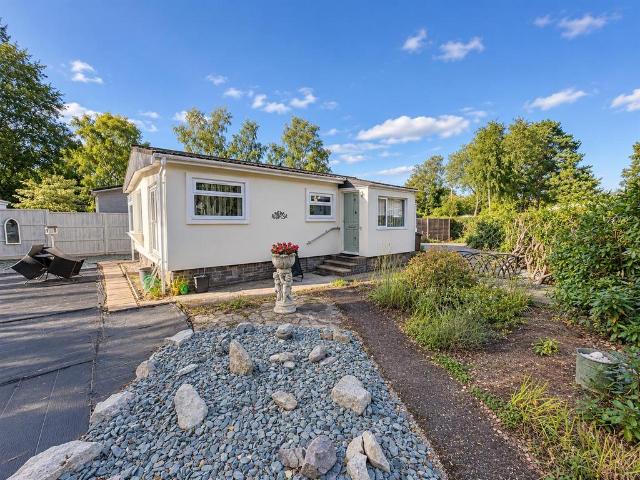 Park Home for sale in Warfield Park, Bracknell Forest