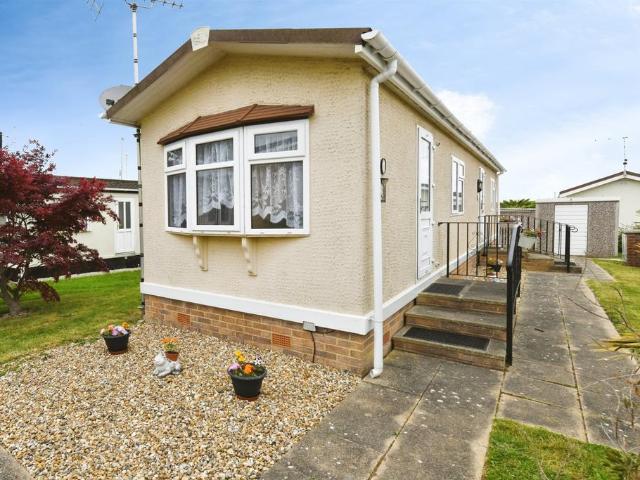 Park Home for sale in Barling, Essex