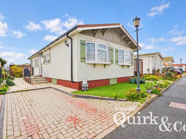 Park Home for sale in Newlands, Castle Point