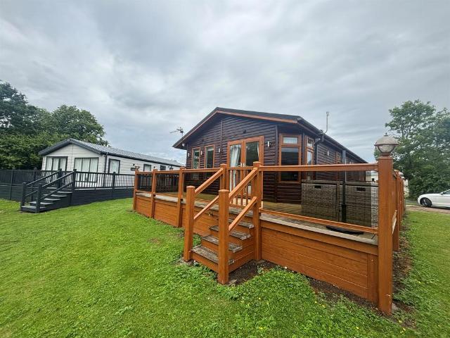 Park Home for sale in Kelsale cum Carlton, Eastbridge