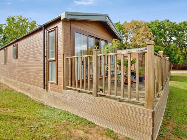 Park Home for sale in Fordham Heath, Essex