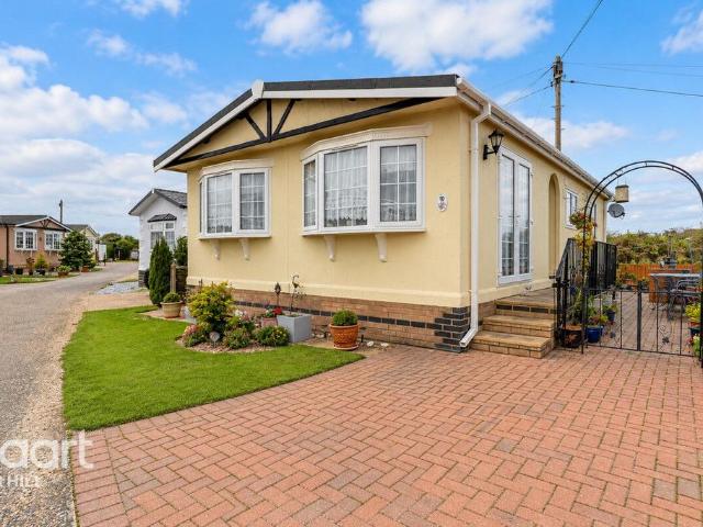 Park Home for sale in Oakington, South Cambridgeshire