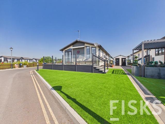 Park Home for sale in Canvey Island