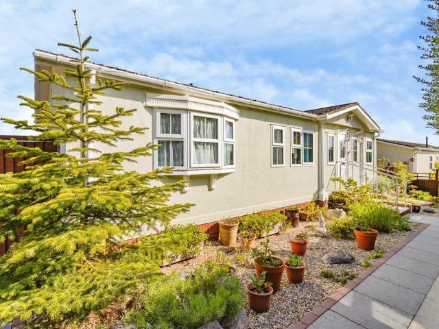 Park Home for sale in Three Beaches, Livermead