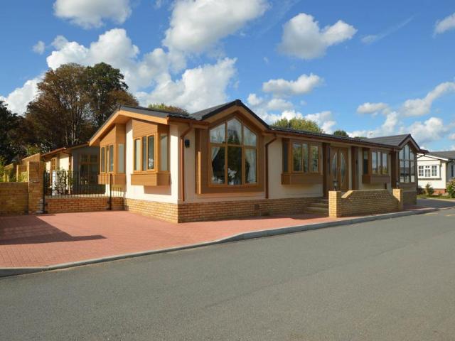 Park Home for sale in Row Town, Surrey
