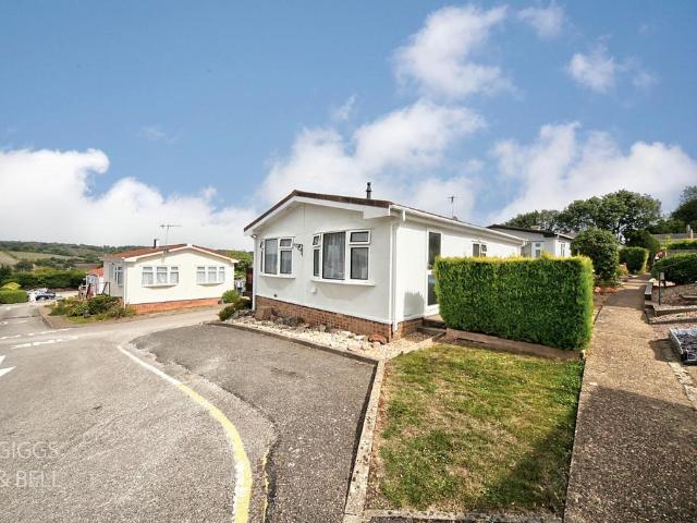 Park Home for sale in Pouchen End, Hertfordshire