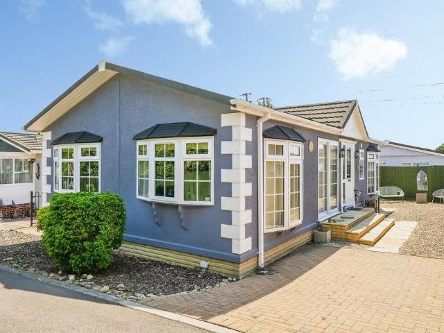 Park Home for sale in Evershot, Oxfordshire