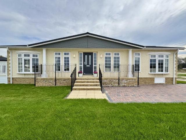 Park Home for sale in Cross In Hand, East Sussex