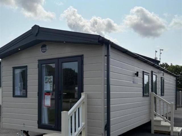 Park Home for sale in Southport, Banks