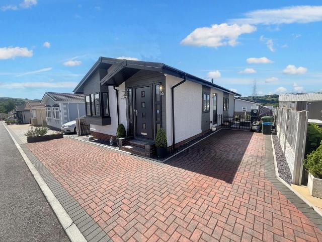 Park Home for sale in Pontypridd, Wales