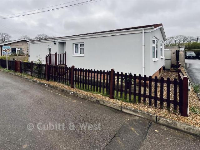 Park Home for sale in Burstow, Hillview