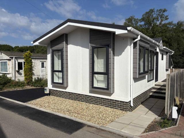 Park Home for sale in Aldermaston Soke, West Berkshire