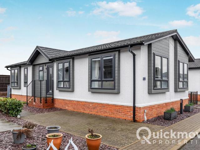 Park Home for sale in Earls Barton
