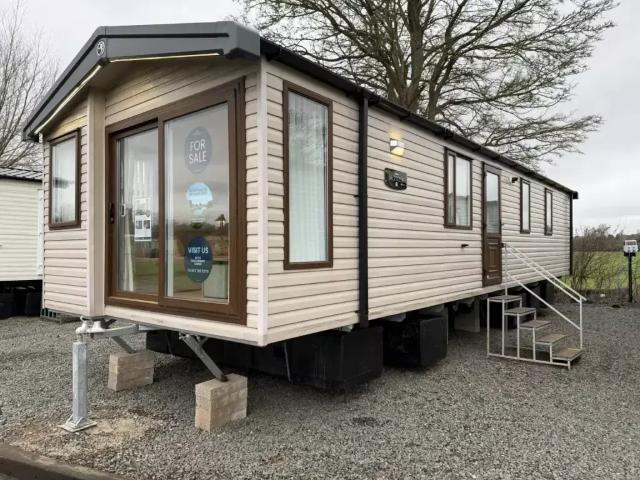 Park Home for sale in Stratford-upon-Avon, Alderminster