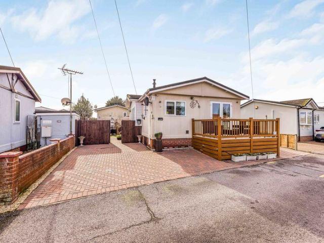 Park Home for sale in Littlecote, West Sussex