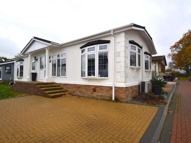 Park Home for sale in Barling, Essex